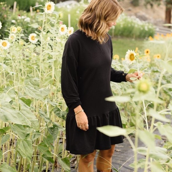 Smash + Tess Dresses & Skirts - Smash + Tess Black Dress